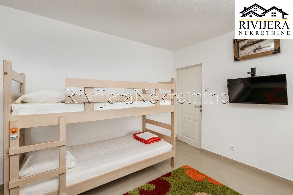 Квартира в Херцег-Нови, Черногория, 80 м² - фото 11