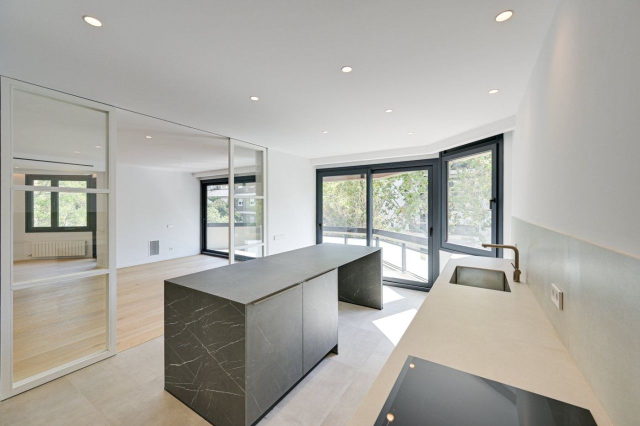 Квартира в Барселоне, Испания, 255 м² - фото 15