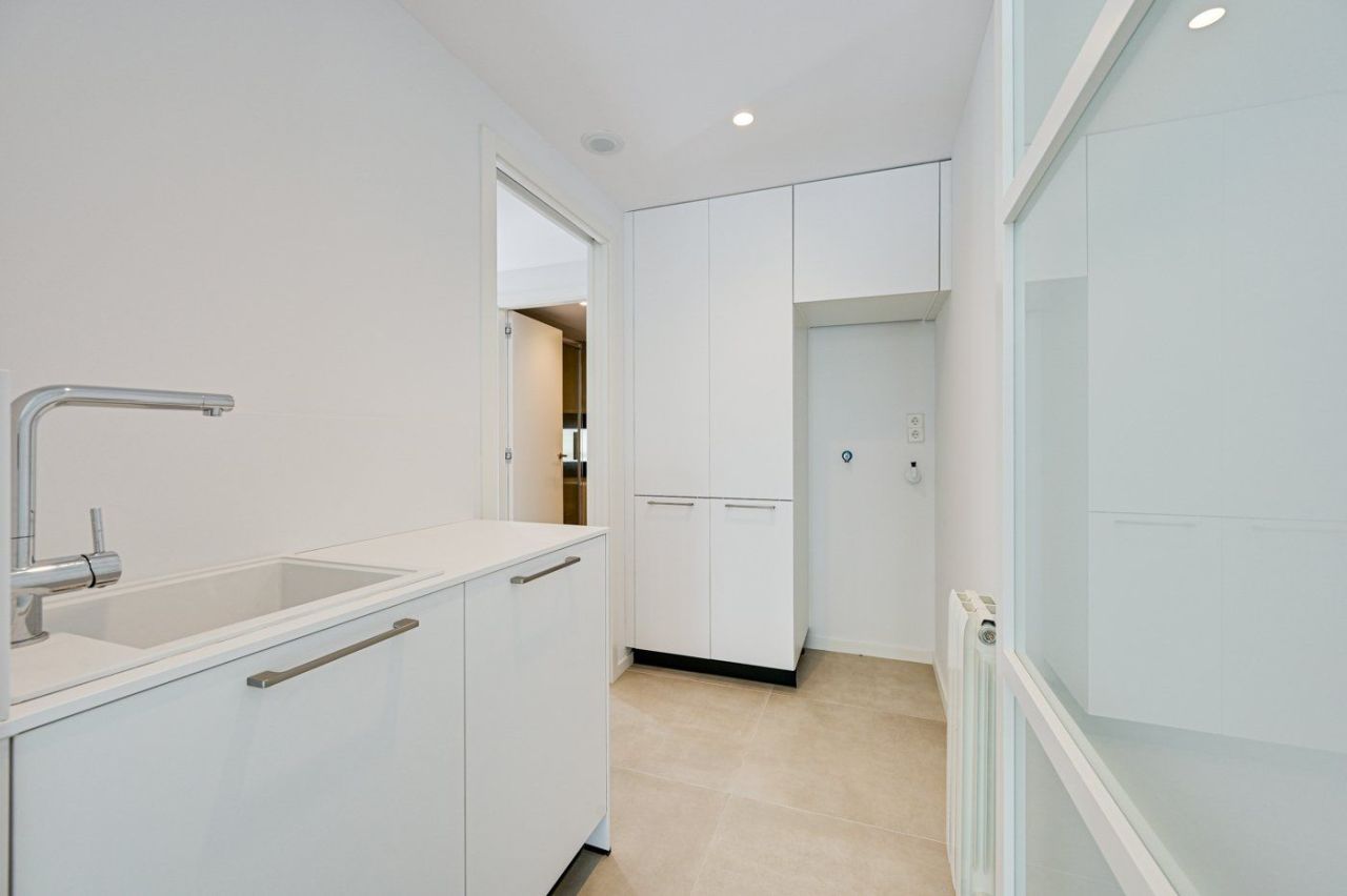 Квартира в Барселоне, Испания, 255 м² - фото 18