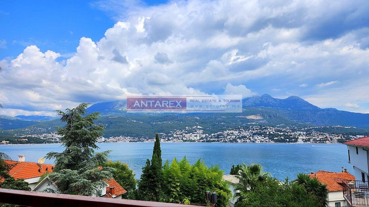 Апартаменты в Нивице, Черногория, 73 м² - фото 1