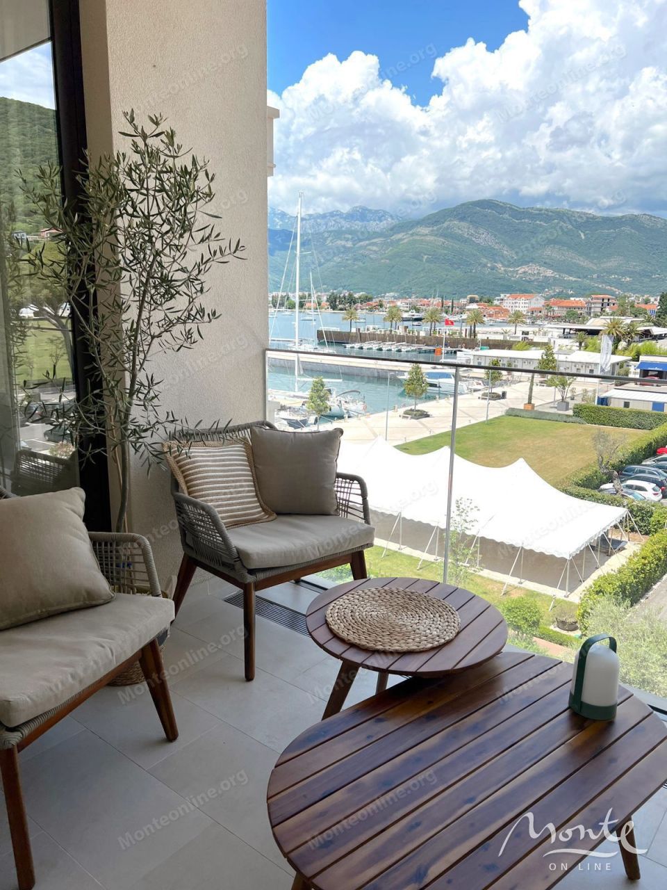 Апартаменты в Тивате, Черногория, 80 м² - фото 1