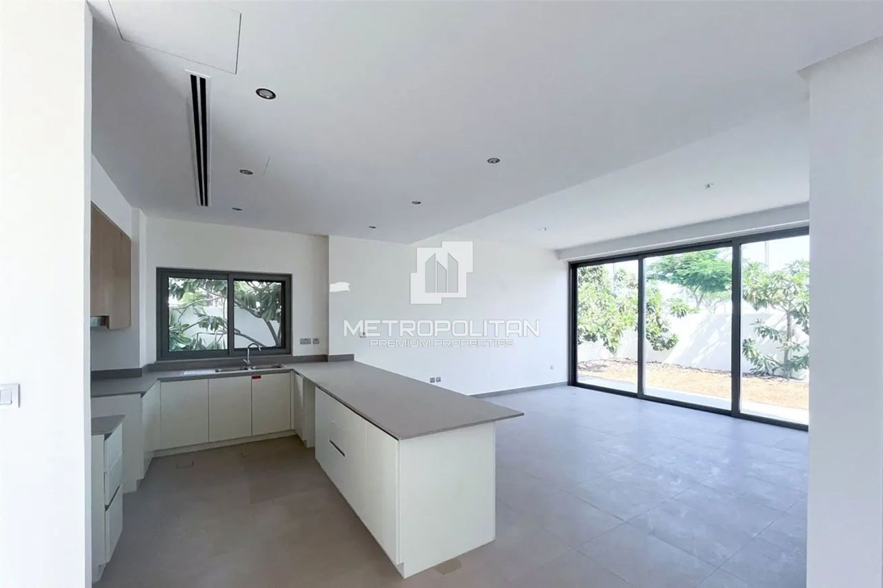 Вилла в Дубае, ОАЭ, 292 м² - фото 2