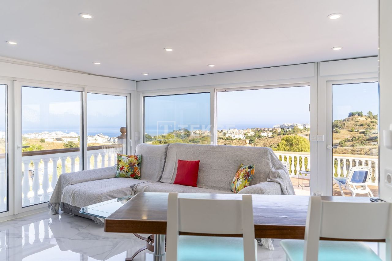 Вилла в Бенальмадене, Испания, 350 м² - фото 6