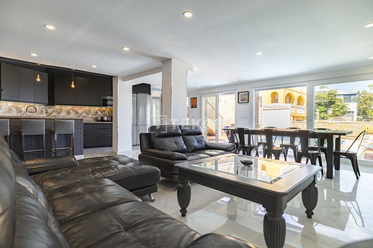 Вилла в Бенальмадене, Испания, 350 м² - фото 8