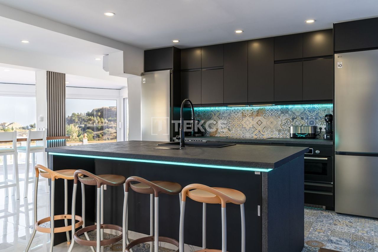 Вилла в Бенальмадене, Испания, 350 м² - фото 11