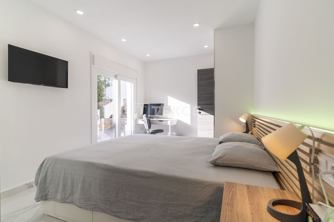 Вилла в Бенальмадене, Испания, 350 м² - фото 18