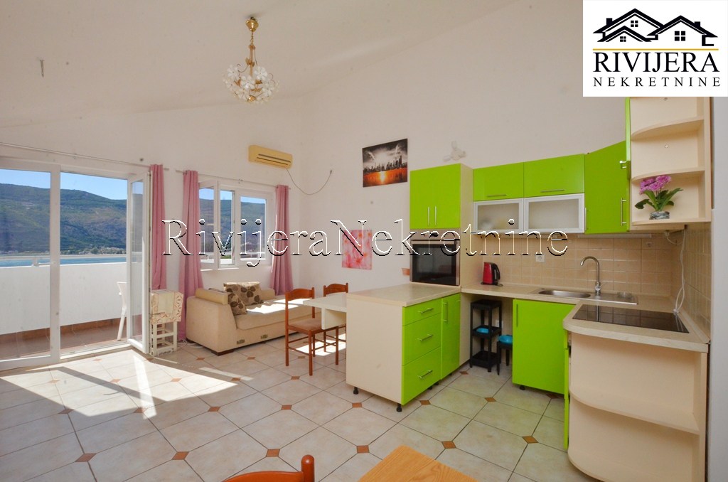 Квартира в Херцег-Нови, Черногория, 64 м² - фото 2