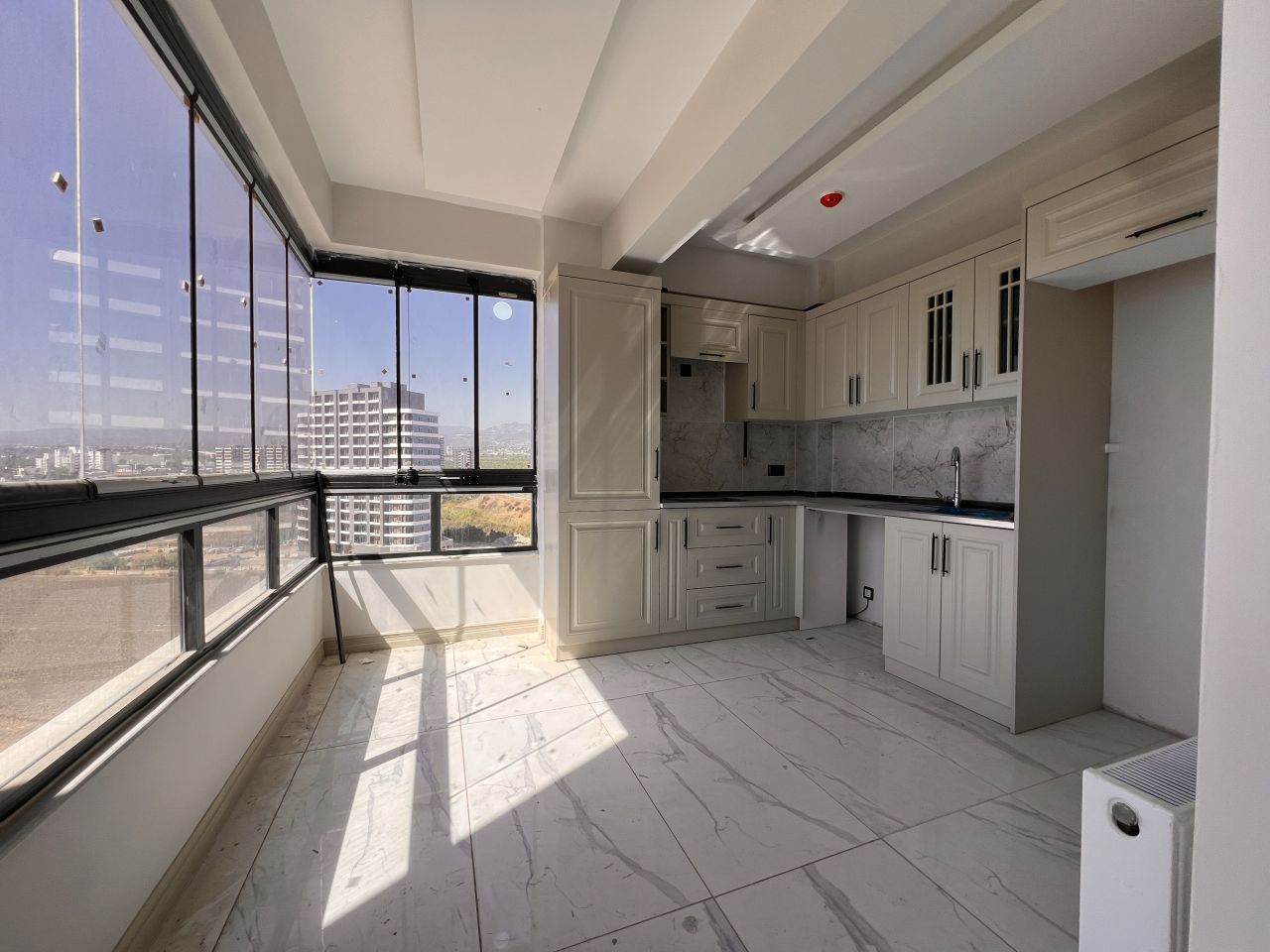 Квартира в Мерсине, Турция, 90 м² - фото 1