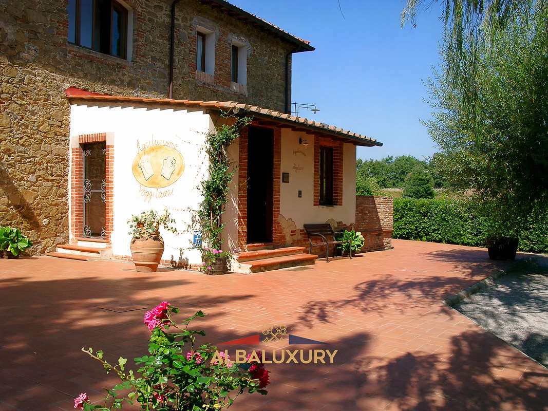 Апартаменты в Террануова-Браччолини, Италия, 25 000 м² - фото 4