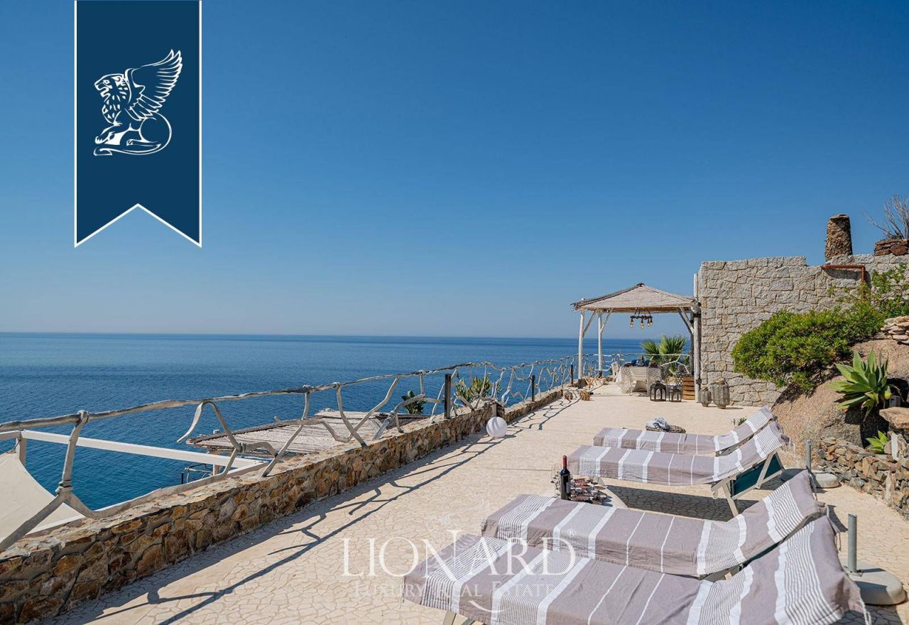 Вилла в Кальяри, Италия, 490 м² - фото 16