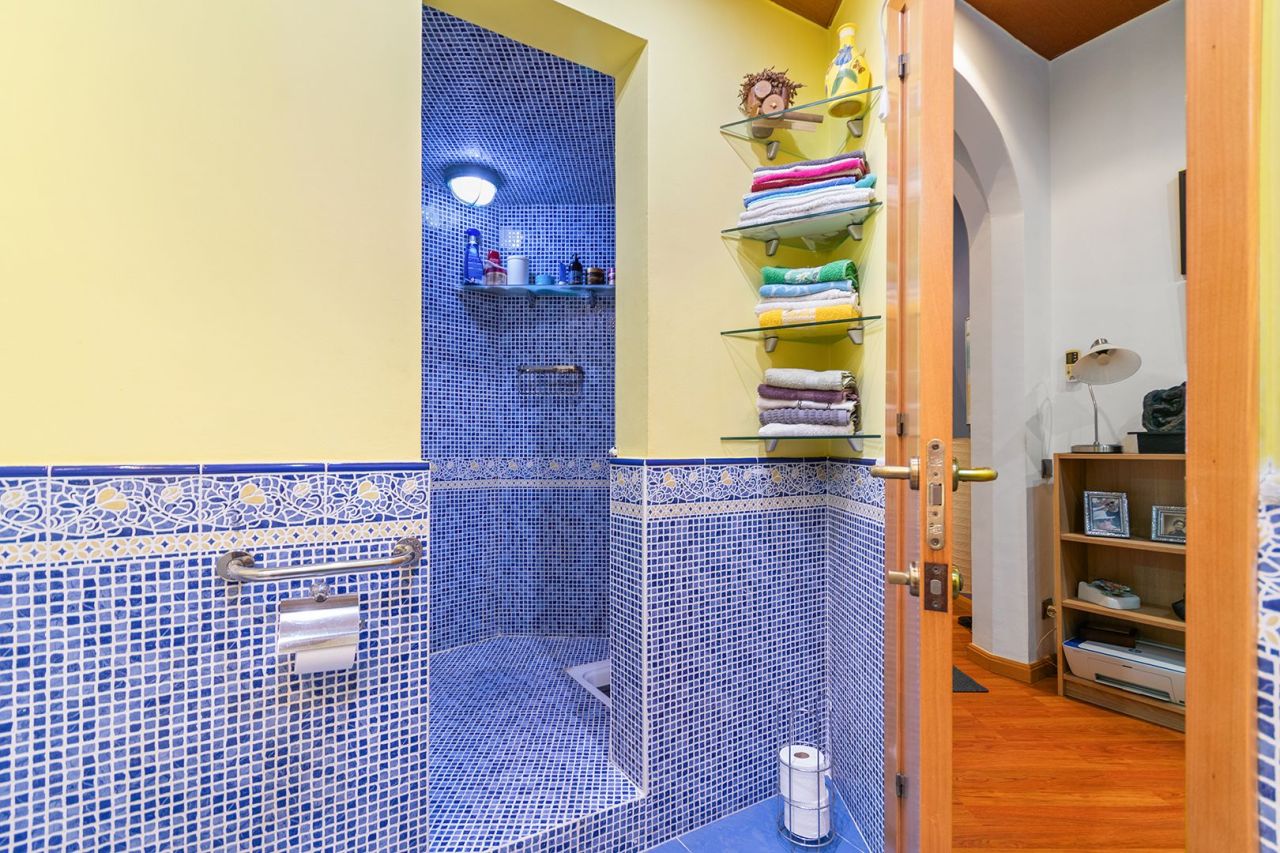 Квартира в Барселоне, Испания, 150 м² - фото 9