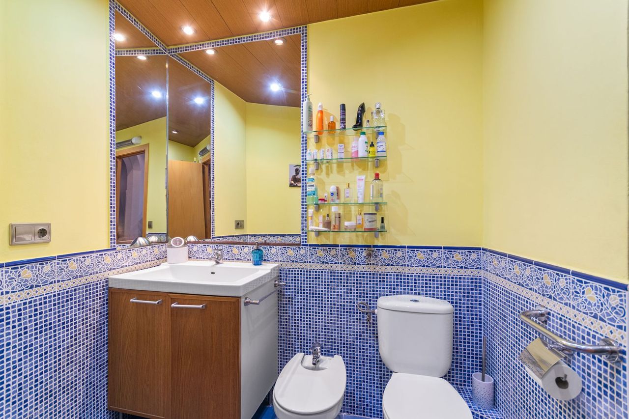 Квартира в Барселоне, Испания, 150 м² - фото 8