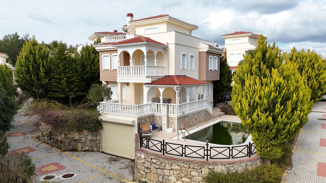 Вилла в Алании, Турция, 280 м² - фото 1