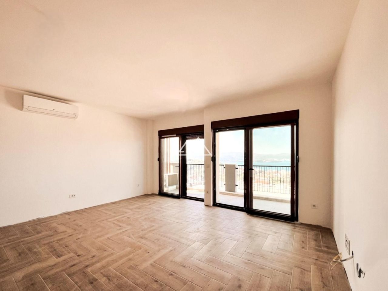 Апартаменты в Тивате, Черногория, 87 м² - фото 12