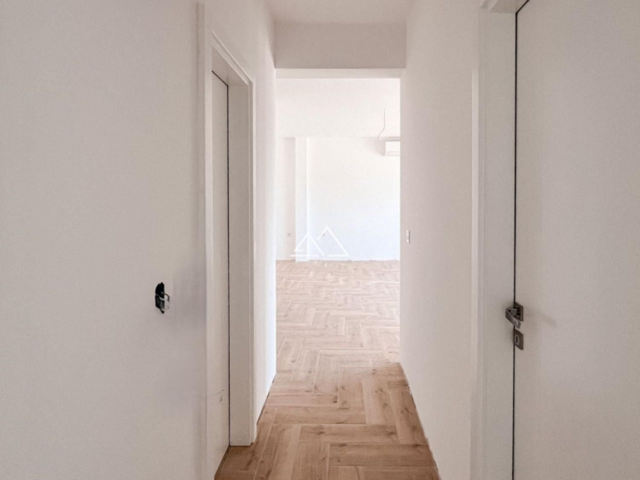 Апартаменты в Тивате, Черногория, 87 м² - фото 15