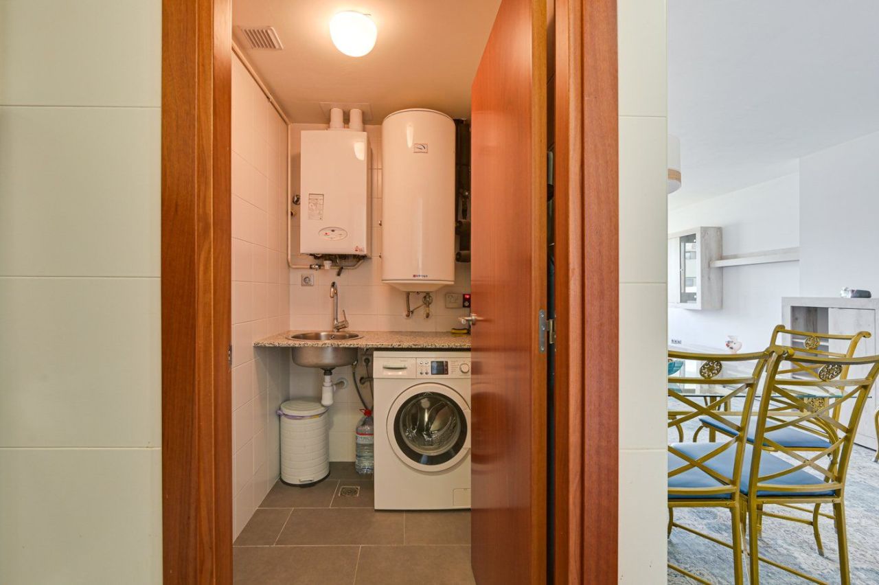 Квартира в Барселоне, Испания, 78 м² - фото 13