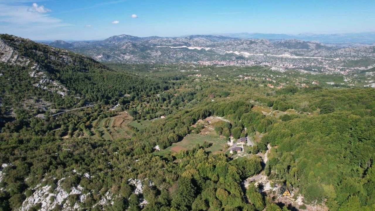 Земля в Цетине, Черногория, 2 210 м² - фото 6