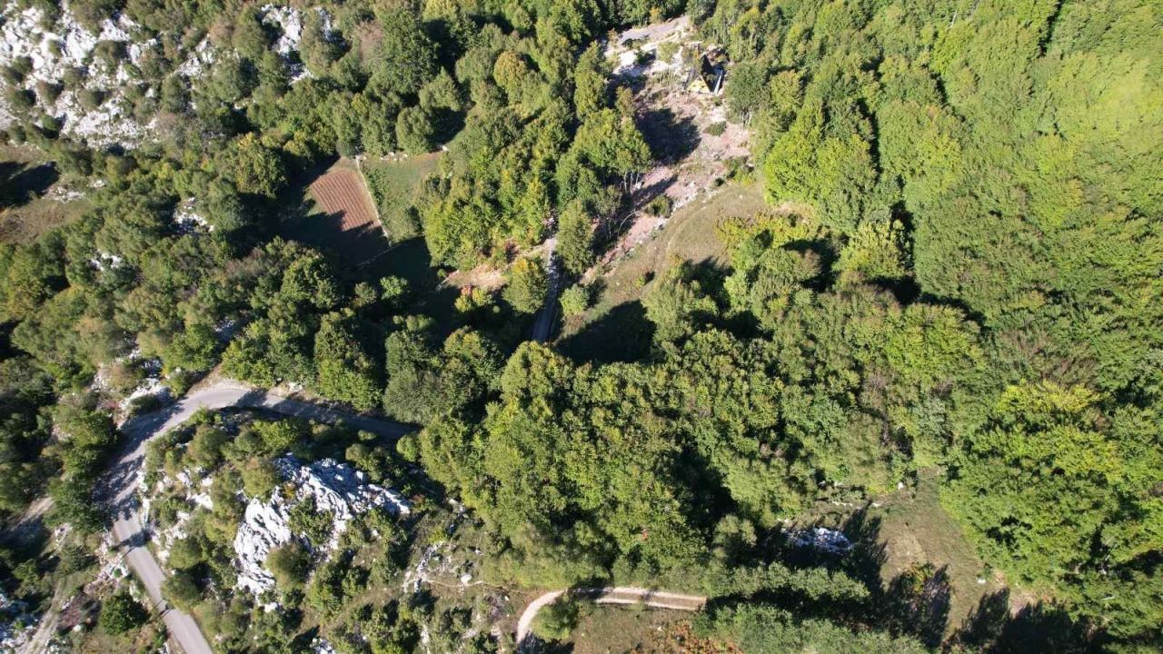 Земля в Цетине, Черногория, 2 210 м² - фото 7