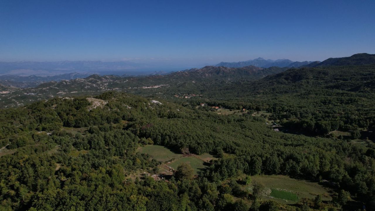 Земля в Цетине, Черногория, 2 210 м² - фото 15