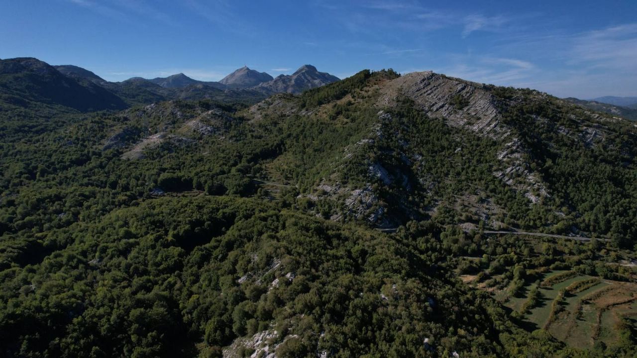 Земля в Цетине, Черногория, 2 210 м² - фото 18