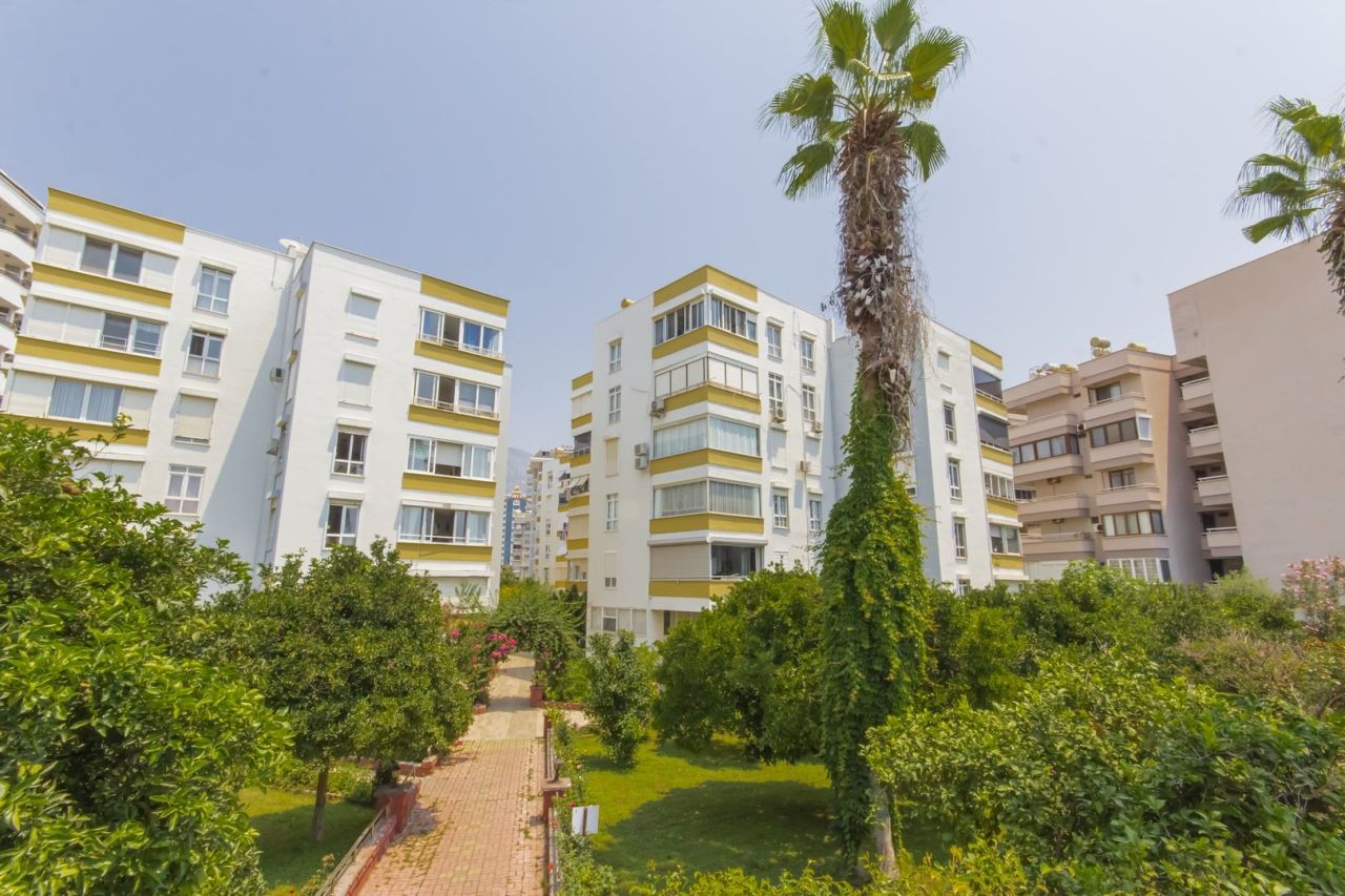 Квартира в Алании, Турция, 100 м² - фото 1