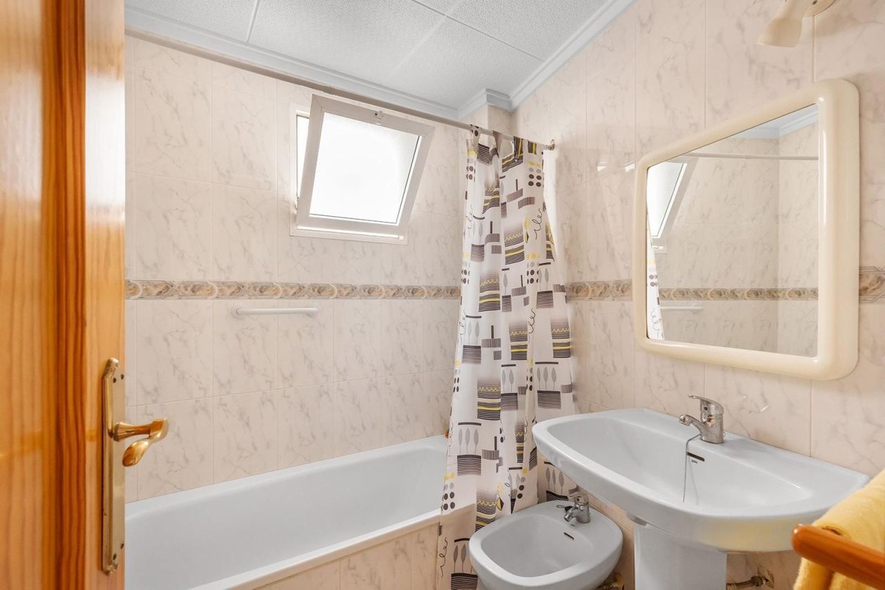 Квартира в Торревьехе, Испания, 60 м² - фото 12