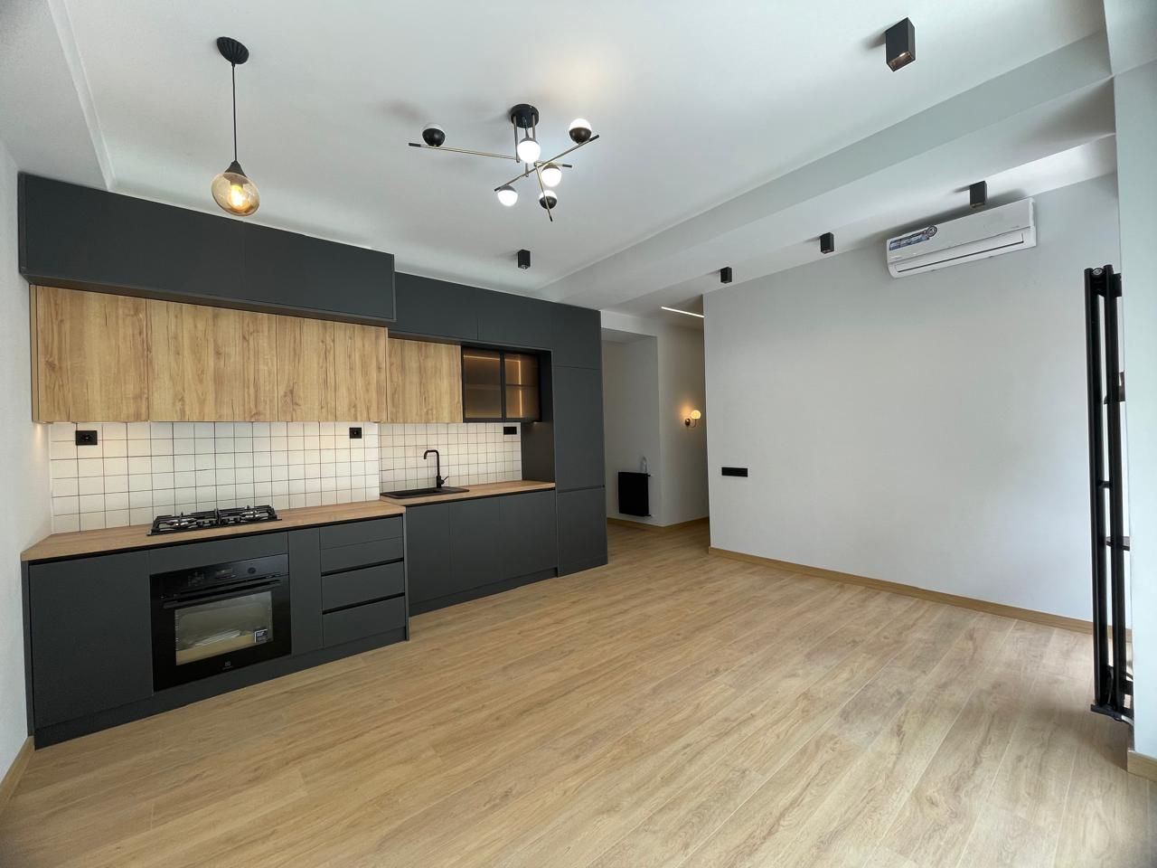 Квартира в Тбилиси, Грузия, 71.7 м² - фото 1