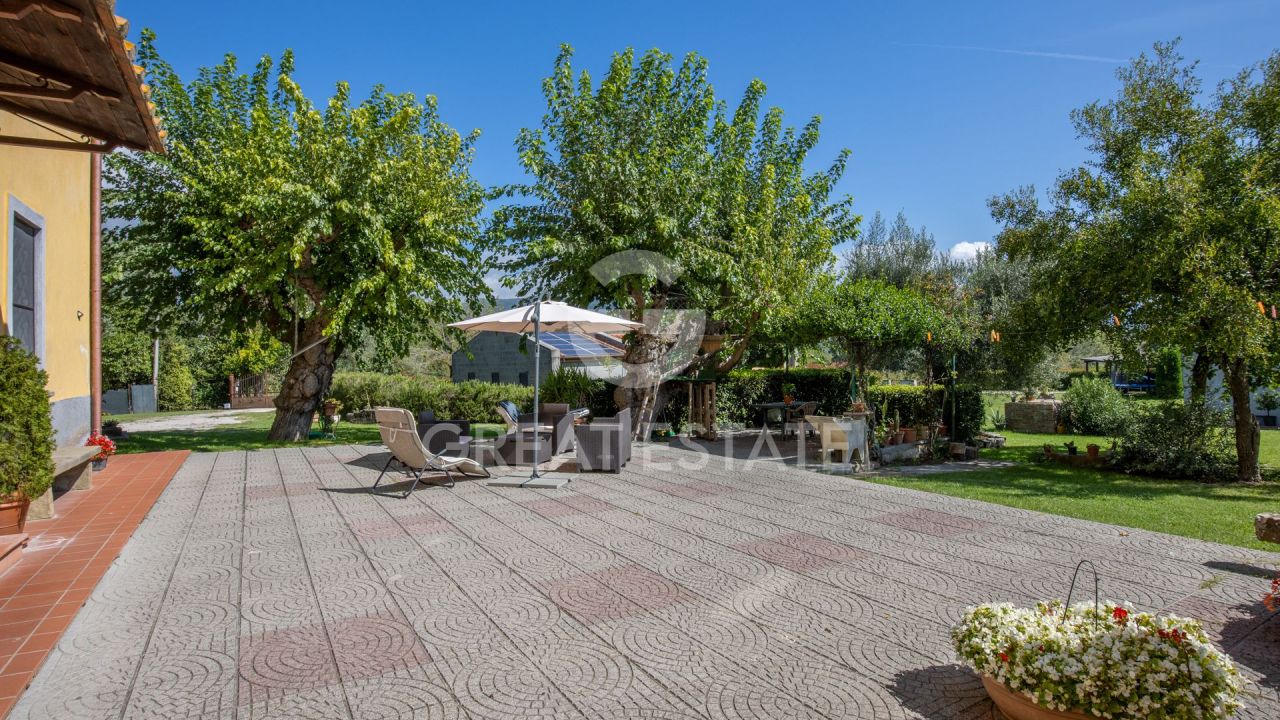 Дом в Туоро-суль-Тразимено, Италия, 430.35 м² - фото 3