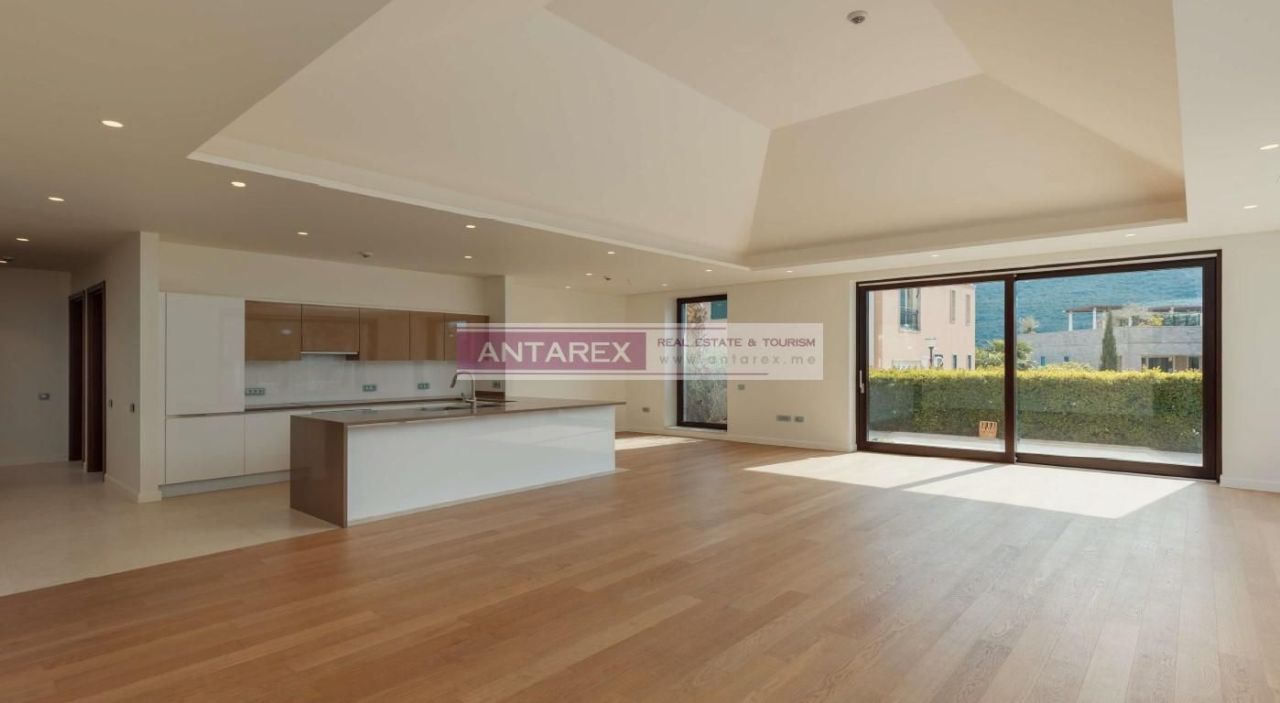 Вилла в Кумборе, Черногория, 287 м² - фото 3