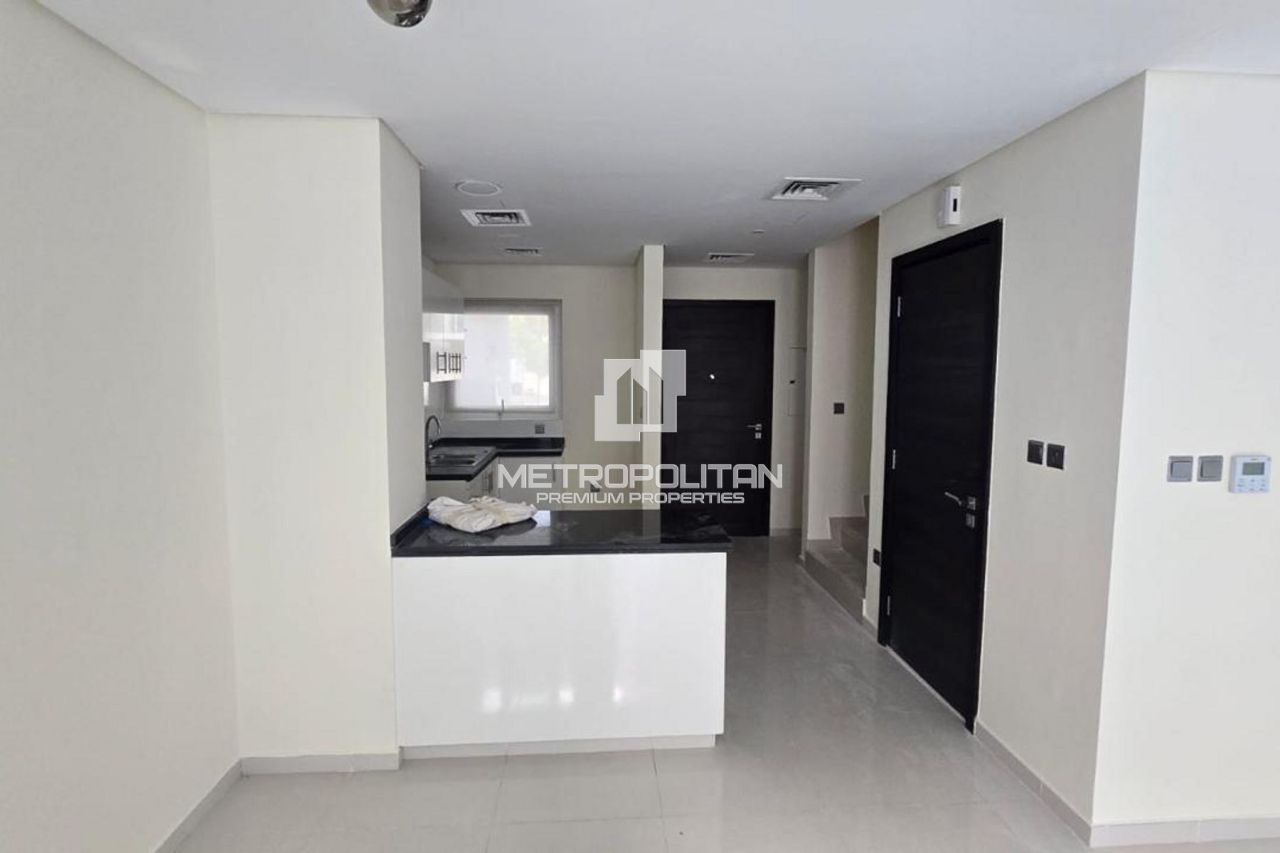 Таунхаус в Дубае, ОАЭ, 155 м² - фото 1