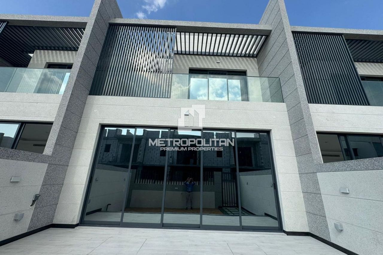 Таунхаус в Дубае, ОАЭ, 297 м² - фото 1