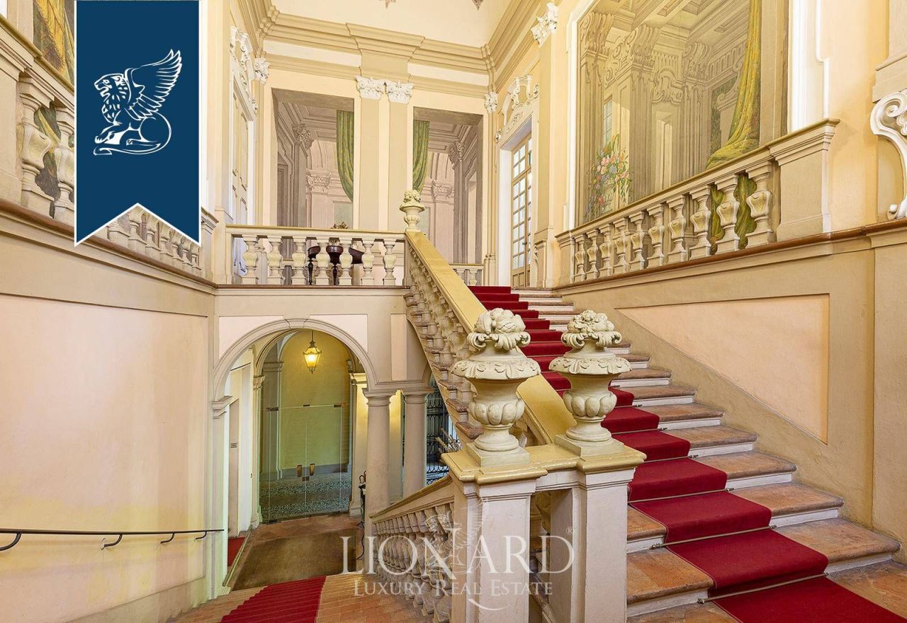 Дом в Реджо-Эмилии, Италия, 1 700 м² - фото 3