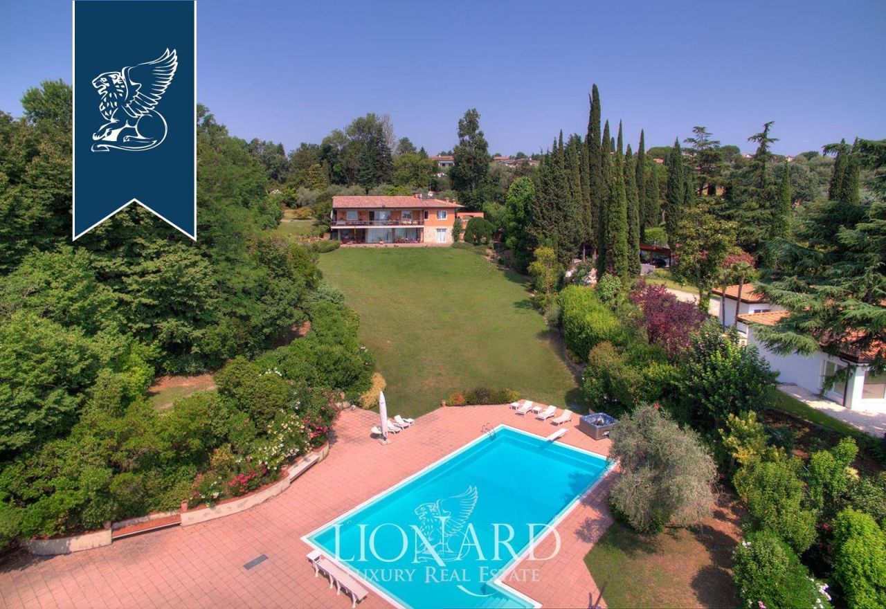 Вилла в Манерба-дель-Гарде, Италия, 750 м² - фото 3