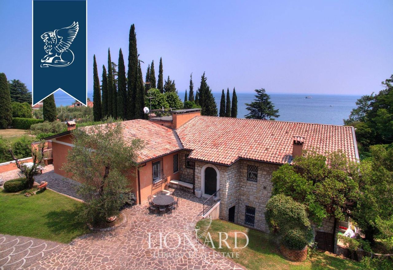 Вилла в Манерба-дель-Гарде, Италия, 750 м² - фото 5