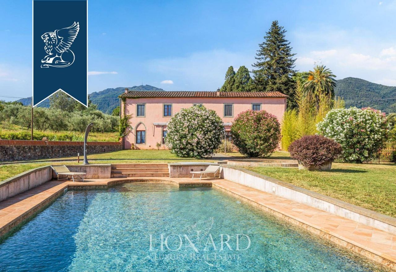 Вилла в Капаннори, Италия, 3 200 м² - фото 7