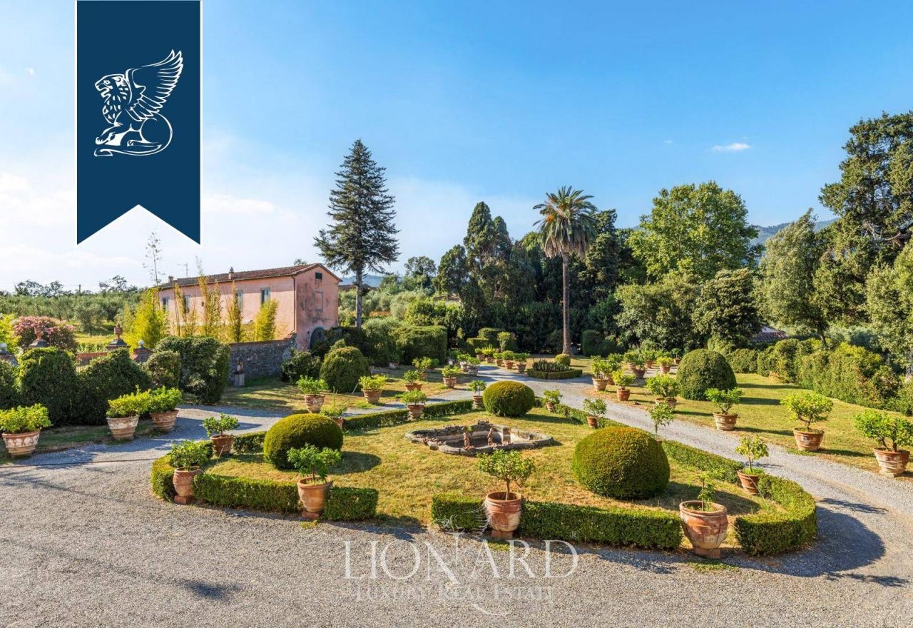 Вилла в Капаннори, Италия, 3 200 м² - фото 13