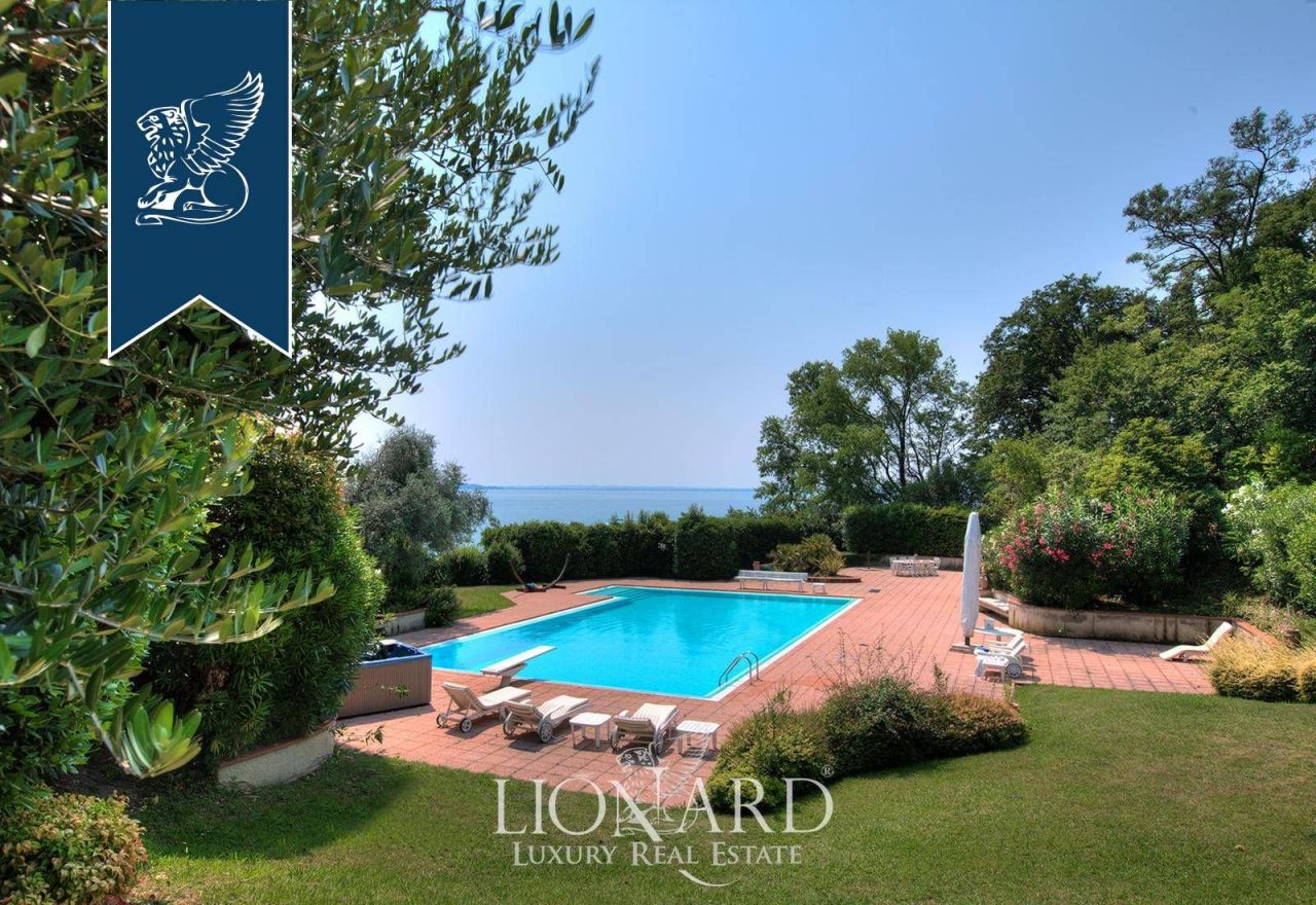 Вилла в Манерба-дель-Гарде, Италия, 750 м² - фото 16