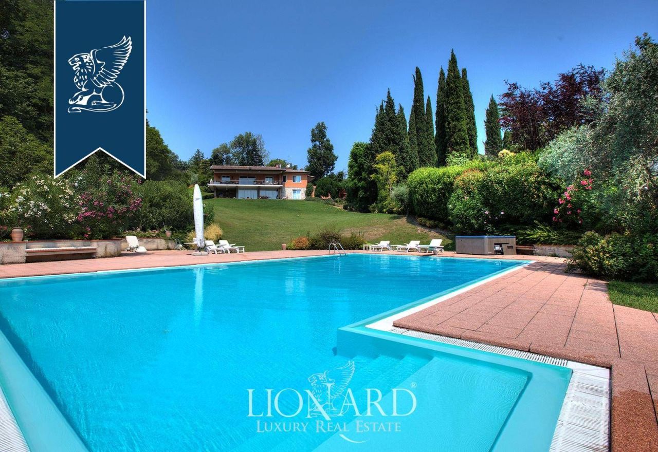 Вилла в Манерба-дель-Гарде, Италия, 750 м² - фото 17