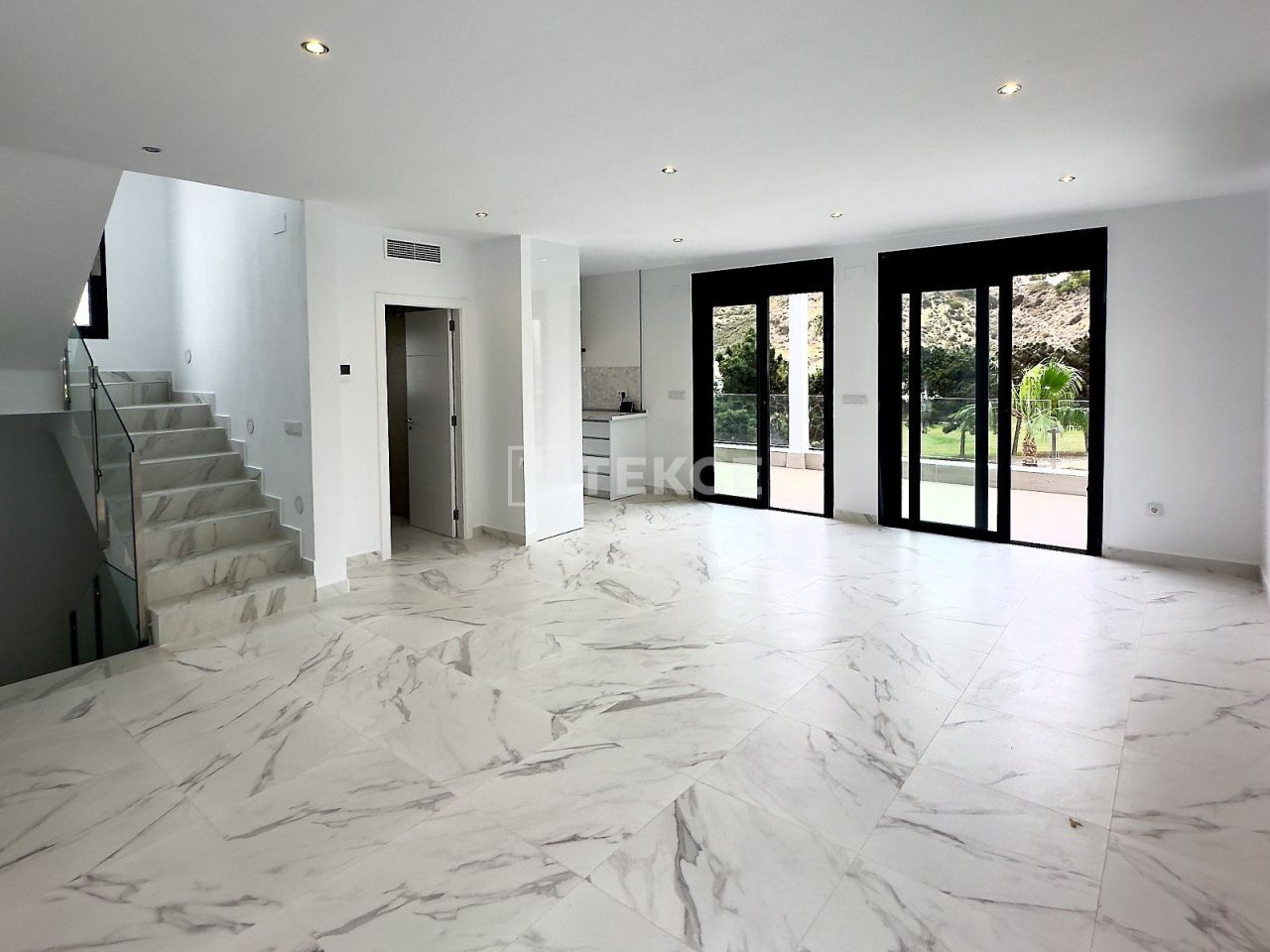 Вилла в Рохалесе, Испания, 260 м² - фото 17