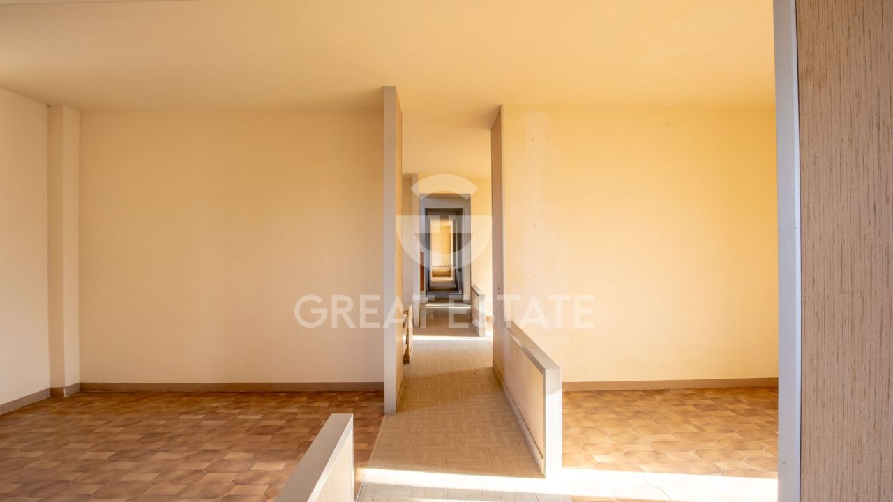 Дом в Кастильоне-дель-Лаго, Италия, 1 039.75 м² - фото 12