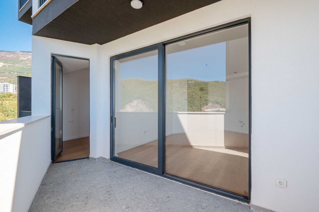 Апартаменты в Бечичи, Черногория, 69 м² - фото 13