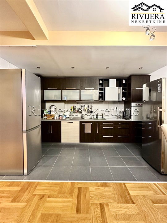 Квартира в Тивате, Черногория, 91 м² - фото 4