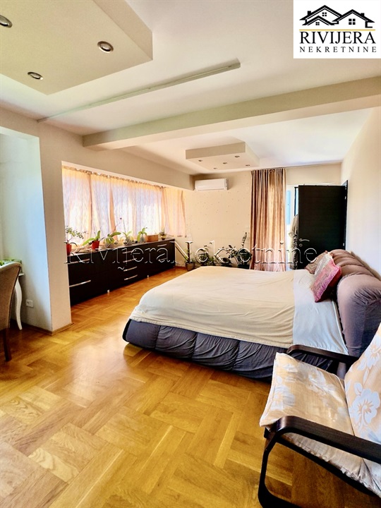 Квартира в Тивате, Черногория, 91 м² - фото 12