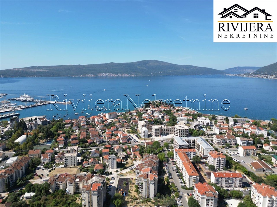 Квартира в Тивате, Черногория, 64 м² - фото 1