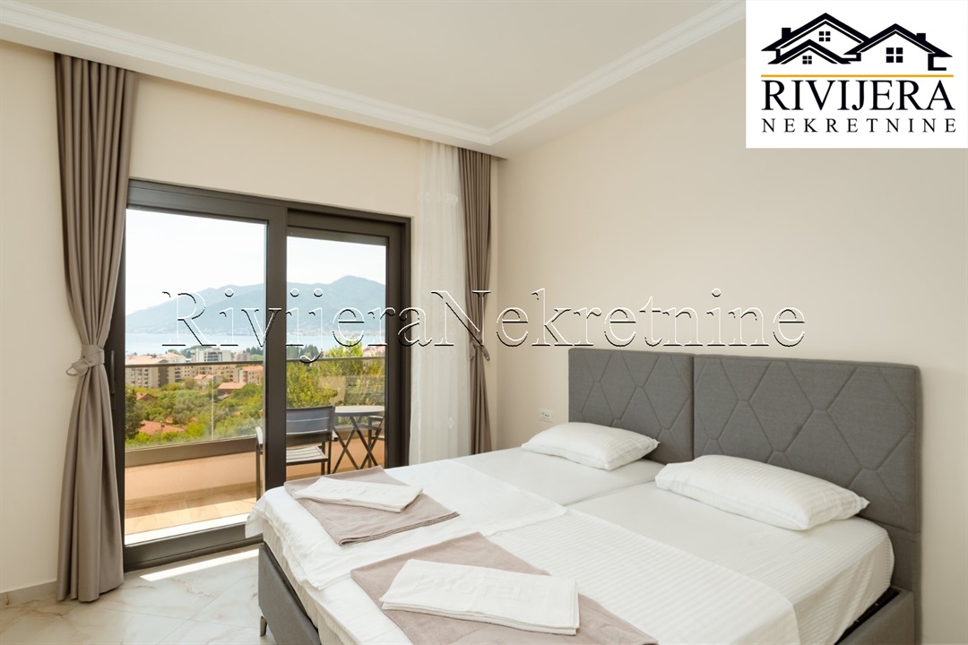 Вилла в Тивате, Черногория, 397 м² - фото 11