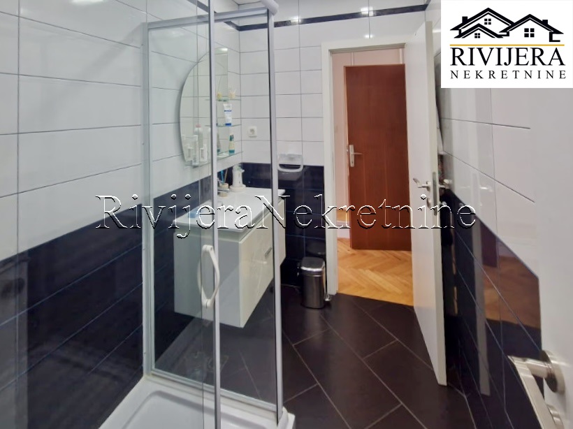 Вилла в Тивате, Черногория, 245 м² - фото 4