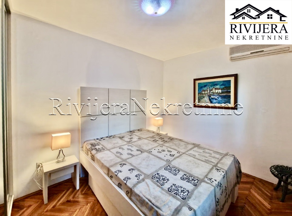 Вилла в Тивате, Черногория, 245 м² - фото 2