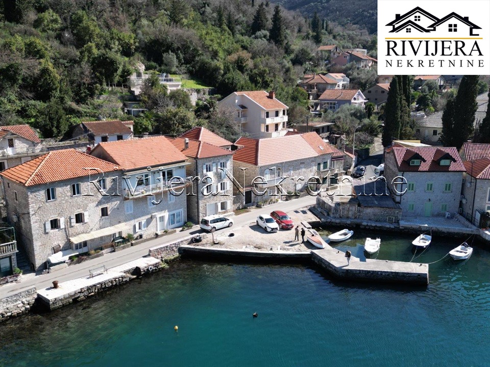 Вилла в Тивате, Черногория, 245 м² - фото 10