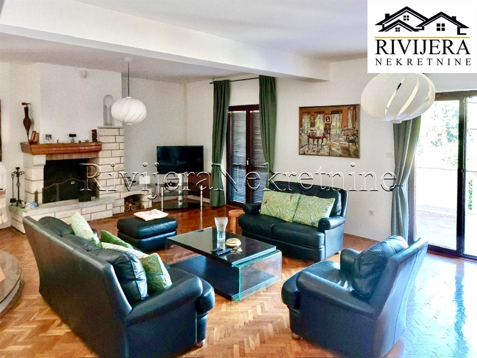 Вилла в Тивате, Черногория, 245 м² - фото 12