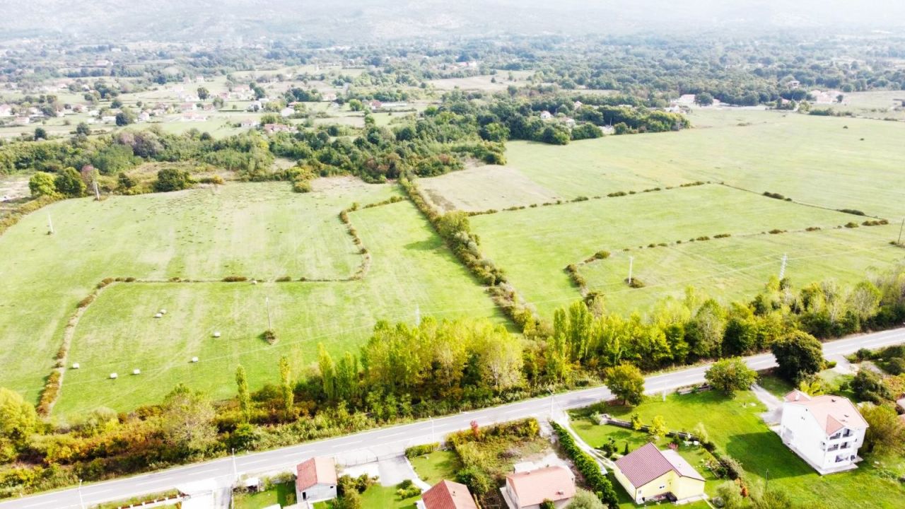 Земля в Даниловграде, Черногория, 35 444 м² - фото 1